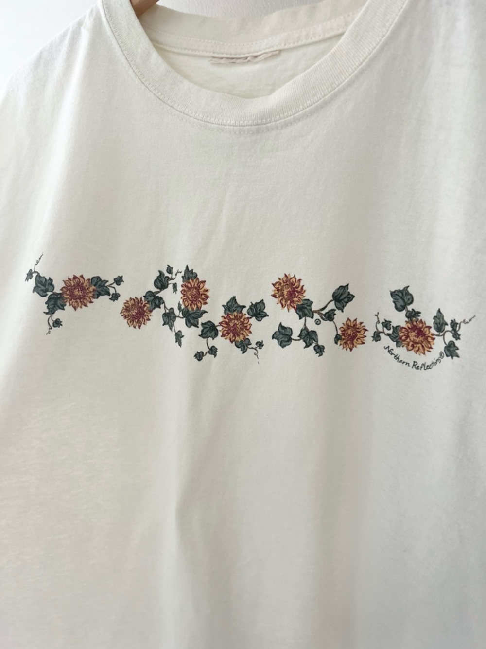 Vintage Northern Reflections oversized cream coloured floral t shirt - Picture 2 of 4